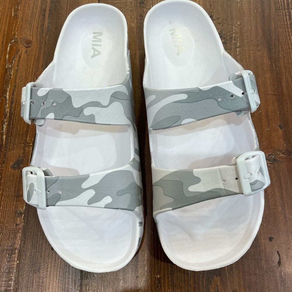 MIA Jasmine Sandals white & gray camo New Size 10 - Picture 2 of 6